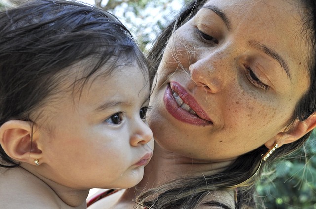 mother-and-daughter-3873460_640.jpg