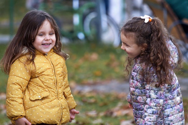 孩子们, 小女孩, 快乐的, 玩, 笑, 快乐, 朋友们, 童年, 公园, 户外